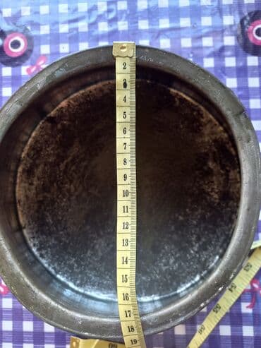 qedmi qazanlar: İşlənmiş, Aş qazanı — 3