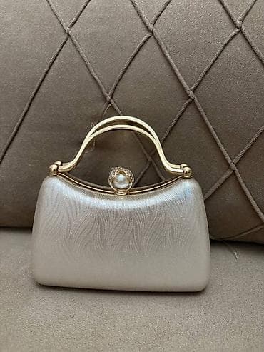 Zərif axşam çantası - Rəng: şampan/bej metalik parıltılı - Material lalafo.az -da Zərif axşam çantası - Rəng: şampan/bej metalik parıltılı - Material