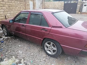 bmw x5 e53: Mercedes-Benz 190 (W201): 2 l | 1993 il Sedan — 8
