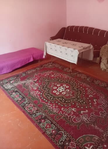 2 otaqlı mənzil – sadə, mebellə təmin olunmuş yaşayış sahəsi