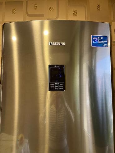 Soyuducular: Samsung soyuducu, paslanmayan polad (inox) gövdə, aşağıda dondurucu — 2