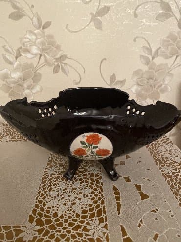 Qədimi meyvə qabı