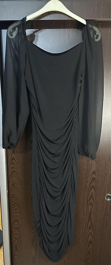 koja donlar: Qara ziyafət/axşam paltarı - Dizayn: Ön hissədə dərin drapirovka — 1