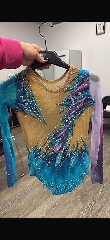 pul kolleksiya: Gimnastikası üçün geyimləri 1) Qırmızı-ağ daşlı 100 azn 7-9 yash 2) — 4