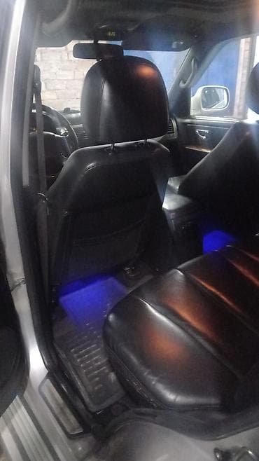 Avtomobil alışı: Hyundai Terracan SUV – salon və eksteryer təsviri - Gümüş rəngli — 2