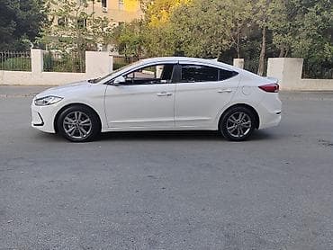 hyundai stop: Hyundai Elantra: 1.6 l | 2016 il Sedan — 8