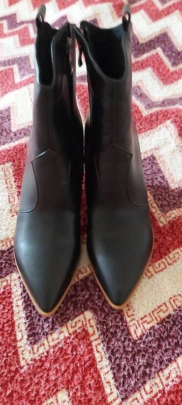 brend qadin ayaqqabilari: Fendi, Ölçü: 38, rəng - Qara, Yeni — 3