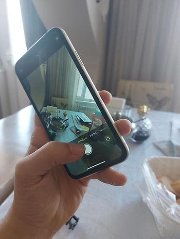 iphone 11 qara: IPhone 11, Ağ, Face ID — 3