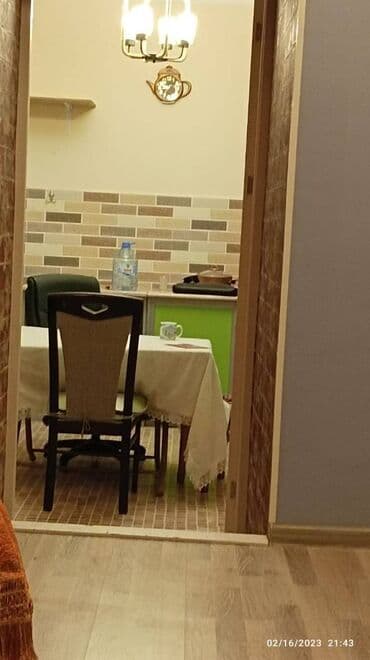 2 otaqlı mənzil vasitəçisiz: Binəqədi rayonu,6-cı mkr,5 mərtəbəli binanın,1-ci mərtəbəsində, 2 — 4