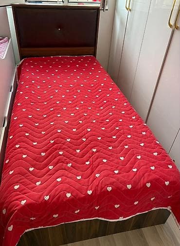 Carpayi satilir Qiymet 110 man Matras daxil.Bazasiz modeldir lalafo.az -da Carpayi satilir Qiymet 110 man Matras daxil.Bazasiz modeldir