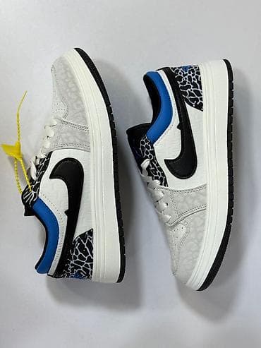 krosovkalar: Sneaker – aşağı profilli model, qarışıq materiallı üst hissə və qalın — 4