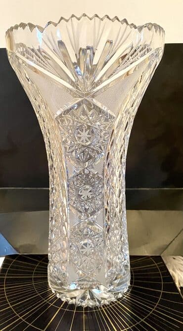 linenum qiymeti: Xrustal guldan. Tezedir. Qiymetinde razilaşmaq olar — 2