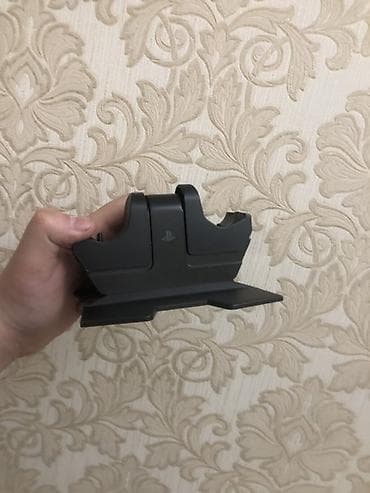 Oyun diskləri: PlayStation DualShock üçün ikili şarj stansiyası və dayağı idyaldı — 1