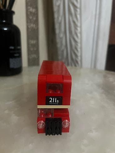 Qırmızı iki mərtəbəli London avtobusu mini konstruksiya modeli - — 2