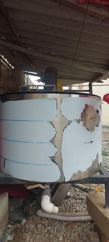 Soyuducu avadanlığı: Material paslanmayan poladdan nerjaveka süd soyudu aparatdır. 300litir — 2