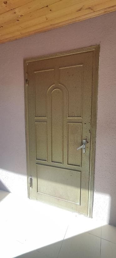 Qapılar və aksessuarlar: Metall giriş qapısı - Material: polad/metal konstruksiya - Rəng: açıq — 1