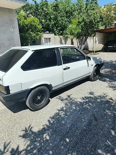 Автозапчасти: Satılır: VAZ 2108 (Samara) 3 qapılı hetçbek Xüsusiyyətlər: - Kuzov — 1