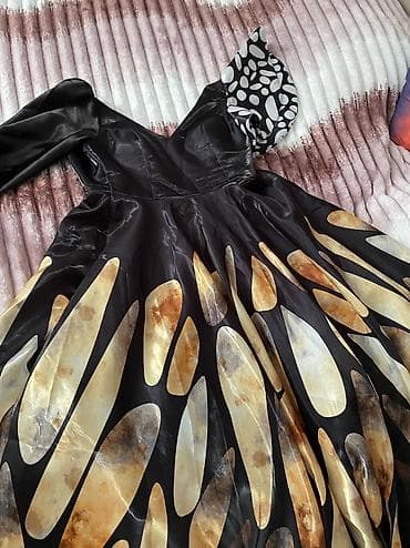 Paltolar: 1 qolu var biri yox qiymet razilasmaq olar 38 razmer — 1