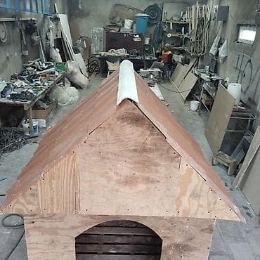 it paltarları: === PART 1: TEXTUAL DESCRIPTION === Taxtadan hazırlanmış it daxması — 7