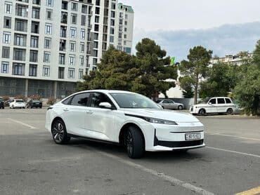 bmw x7 2009: Changan Qiyuan A05: 1.5 l | 2024 il 24085 km Sedan — 14