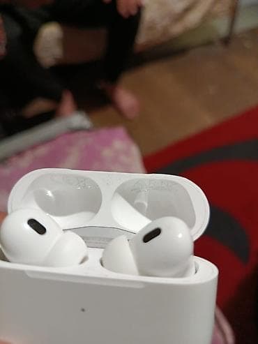 Apple AirPods 2 generation, işlək vəziyyətdədi səsi təmiz. (A2083-sol