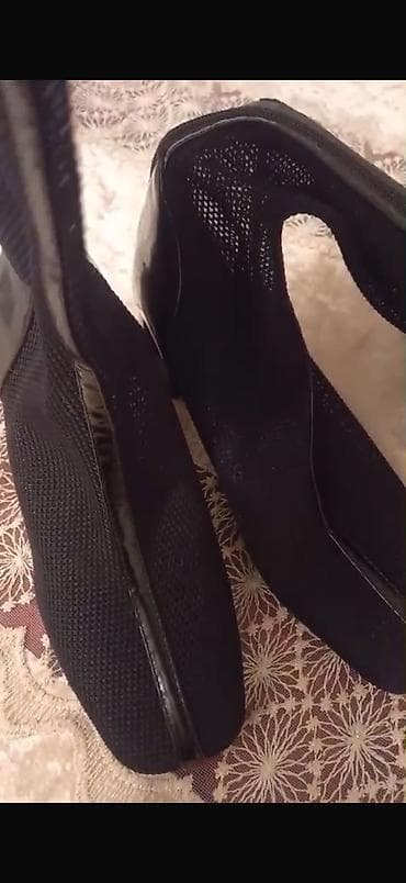 Mesh dizaynlı qadın çəkmələri - Rəng: qara - Material: nəfəsalan mesh