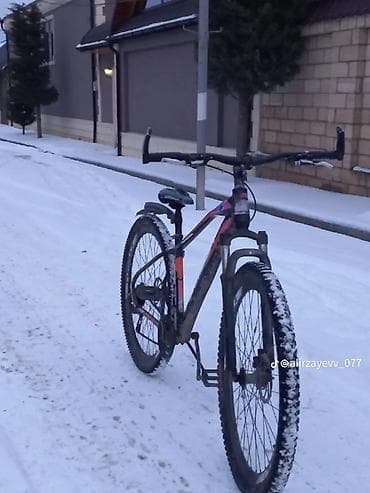 Городские велосипеды: Velosiped – dağ tipli, 29” təkərli Xüsusiyyətlər: - 29 düym təkərlər — 3