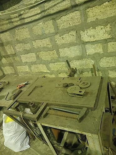 Balta və nacaqlar: Profil əyən dəzgah - Növ: Elektriklə işləyən armatur/metal çubuq əyən — 2