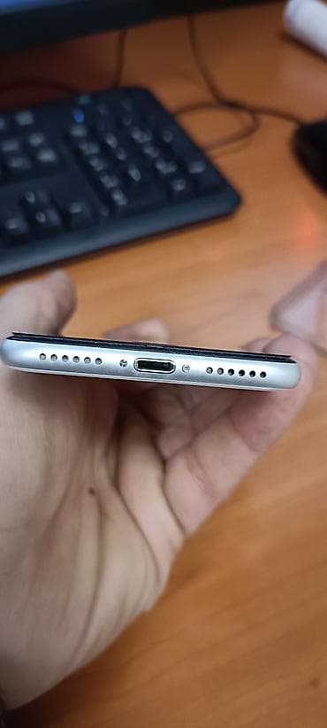 iphone se 2020 kredit: IPhone SE 2020, 128 GB, Ağ, Simsiz şarj — 6