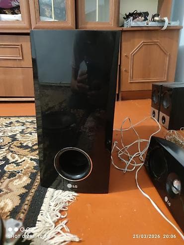 LG Kolonka, Növ - Ev kinoteatrı üçün, rəng - Qara