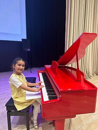 ev tiken usta: Fortepiano müəllimi.Tədbirlərə və açılışlara dəvət. ONLINE ve ƏYANI — 4