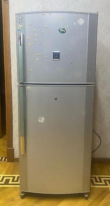 2 qapılı Sharp Soyuducu Satılır, rəng - Gümüşü, Təkərli