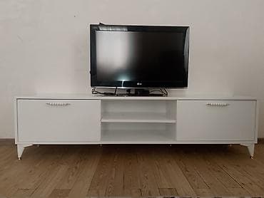 TV altlığı: Düz TV altlığı, Polkalı, Laminat — 1