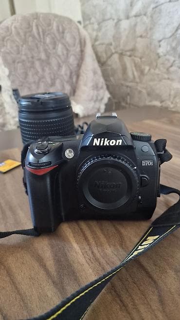 nikon d200: Nikon D70s DSLR fotoaparat dəsti Komplekt: - Nikon D70s gövdə - AF-S — 5