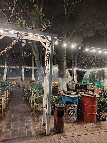 bulvarda qiz sekilleri: Açıq havada yerləşən mobil kafe – Bella Coffee & Drinks Məhsul və — 10
