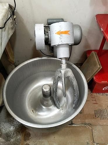 xəmir kəsən: Əriştə kəsən və yayan maşını qiymət-1800manat Digəri isə Xəmir yoguran — 2