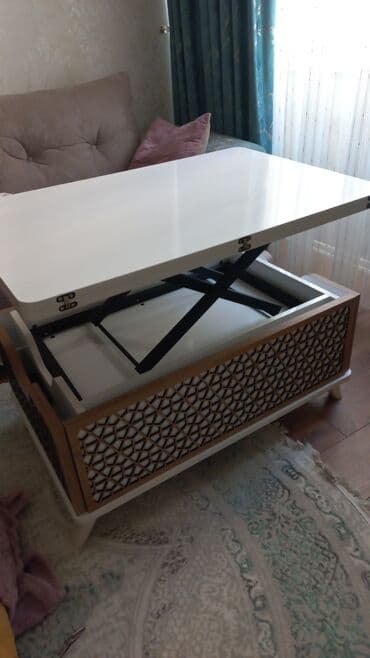 acilan jurnal masasi: Yeni, Güzgüsüz — 6