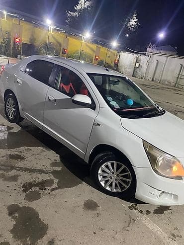 zapi maşin: Təcili satilir heç bir prablemi yoxdur Ağ rəngli 4 qapılı sedan — 6