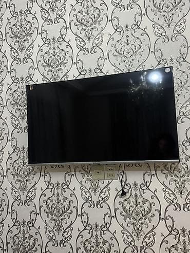 Divara quraşdırılmış düz ekran televizor - Ekran ölçüsü: təxminən
