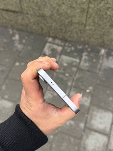 samsung fold 4: Samsung S25 Plus, 256 GB, rəng - Gümüşü, Zəmanət, Barmaq izi, Simsiz şarj — 4