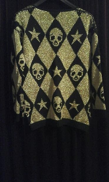 ust geyimler: Geyinilməyib isti koftadır razmer M-l sadece 10 m — 2