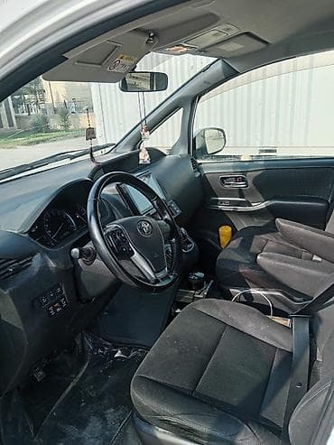 Motonəqliyyat: Toyota Voxy: 1.8 l | 2015 il Van/Minivan — 7