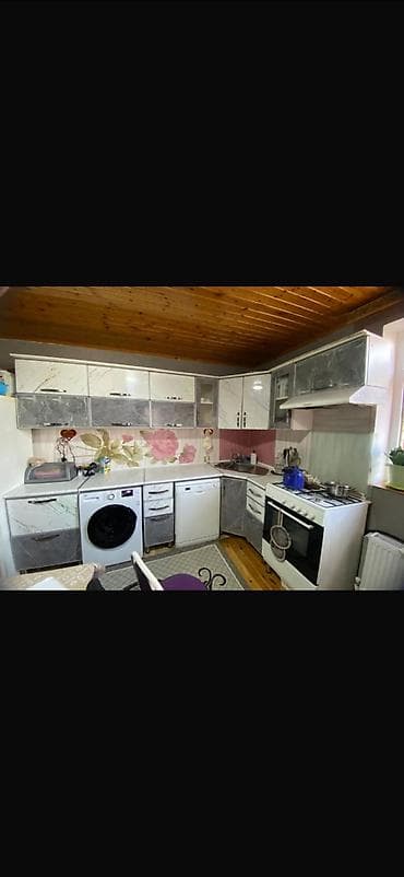 kunc divan metbex: Mətbəx mebeli satılır 250₼. Ölçü 3.70. Üzərində moyka və aspirator — 1