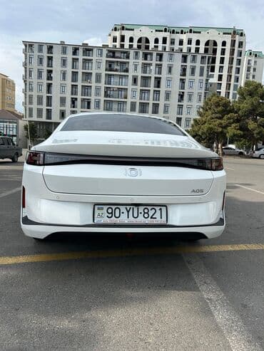 bmw x7 2009: Changan Qiyuan A05: 1.5 l | 2024 il 24085 km Sedan — 3