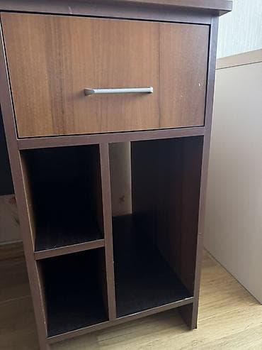 istolar: Düz masa, Polkalı, Siyirməli, Sadə laminat — 7