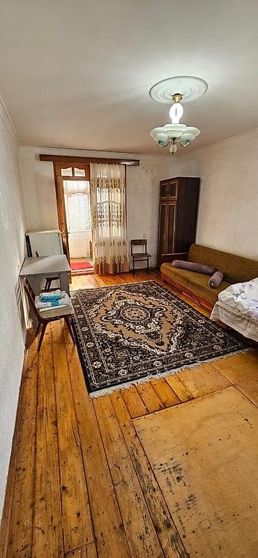 pirallahida ev satilir 2018: Qara Qarayev metro yani Ayla sadliq sarayinin qabaginda olan 5 — 1