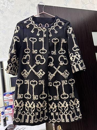 mini çanta: Qadın paltarı – qara rəngdə, qızılı naxışlı - Modell: A-kəsim, qısa — 2