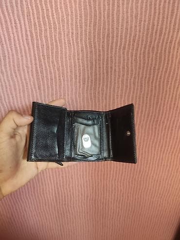 Şəxsi əşyalar: Qara dəri kişi/kadın pulqabısı və kartlıq kombinasiyası - Material — 2