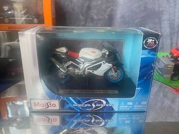 maşın modeli: Коллекционная модель Aprilia RSV 1000R White Red 2006 Maisto Scale — 1