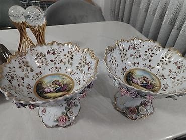 konfet qabi: İki ədəd dekorativ porselen vaz/ağ şirniyyat qabı dəsti - Material — 2